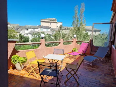 Macinaggio, 100m2 apartment, 2 terraces, close to shops and sea. Отели рядом с достопримечательностью «Масинажжио»