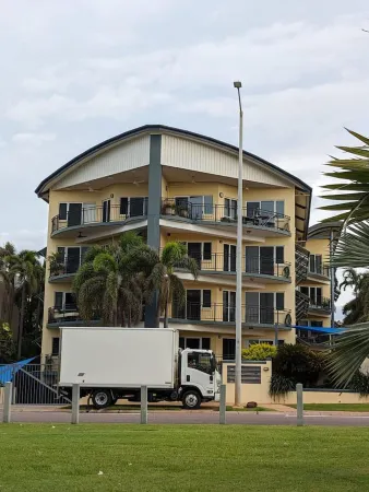 Nightcliff Foreshore Seaview Pool Workspace