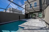 Contemporary 4BR Getaway Minutes From Disney - Villas