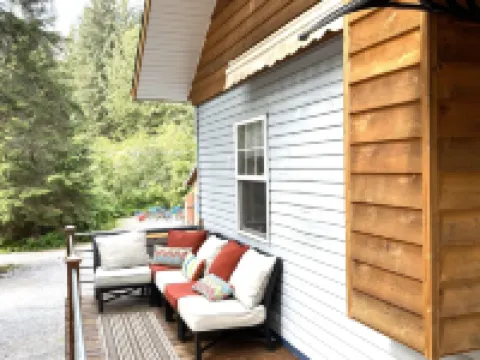 Bell in the Woods B&B Hotels in Seward