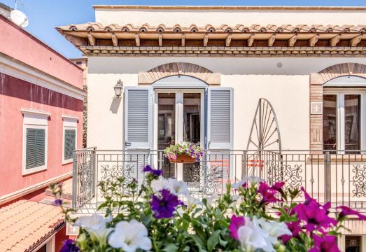 2. 아우렐리아 바티..