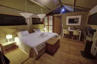 Kanaan N/a'an ku sê Desert Retreat - Yüzme Havuzu