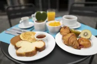Republik Hotel - Desayuno
