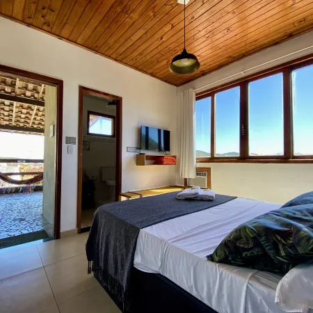 A Coroa Hostel & Suites