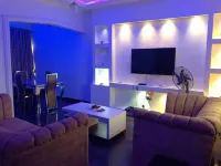 2 Bed-Sleeps 4-Free Parking-AirCon