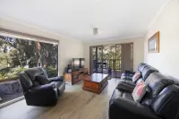 Reflections Burrinjuck Waters - Holiday Park Hotels in Berremangra