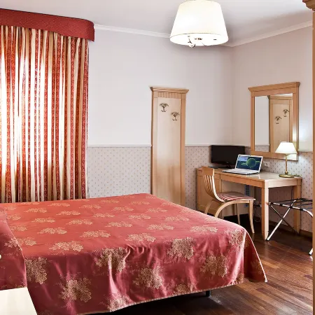 Hotel Arco di Travertino Отели рядом с достопримечательностью «Аппио-Латино»
