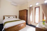 Nginap at Joy House Hotels in Mlati