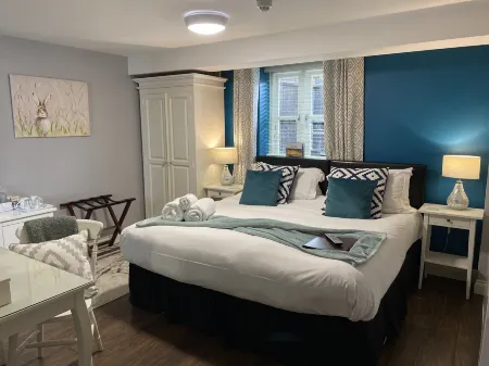 The Limes by Luigis Al Fresco