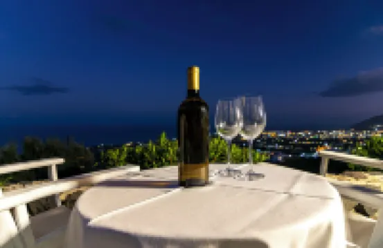 Phaos Santorini Suites