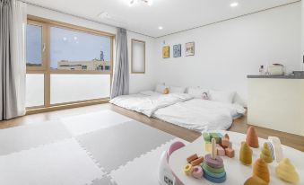 Jeju Hi Mom Kids Family Pension Black