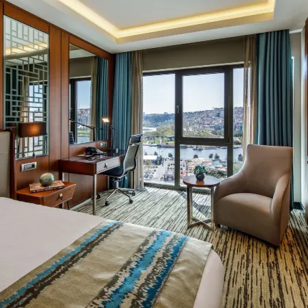 Arise Hotel Golden Horn Отели рядом с достопримечательностью «Холм Пьер Лоти»