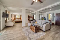 Lucky Duck Villa - Huge Beachfront Pool and Pier Hotel a 