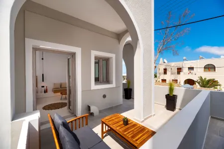 Centrio Fira Suites Отели рядом с достопримечательностью «Feel Santorini»