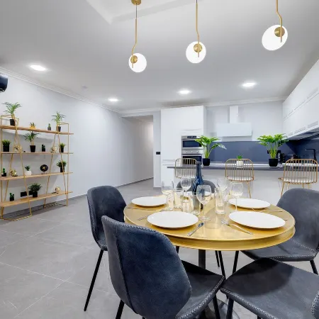 Art Deco Luxury Apartment, Central Location