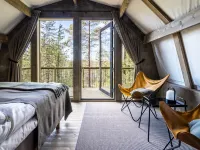 Haltia Lake Lodge Nature Boutique Hotel & Glamping Hotel di Espoo