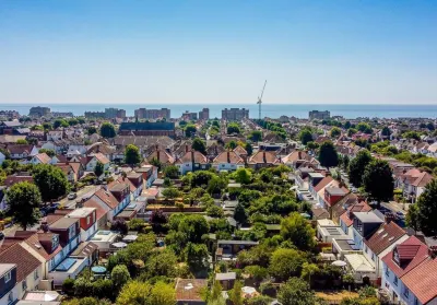 Green Mews 3 with Free Parking - by My Getaways Hotels near University of Sussex