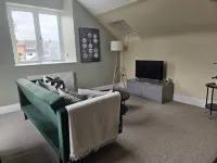 1 Bed Flat - Sleeps 2 - Parking - Wifi