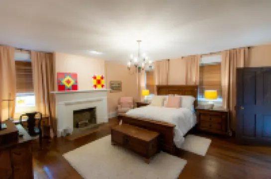 Thomas Rose Inn Hotels in 