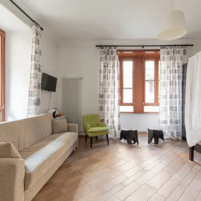 Flaminiarooms Hotele w pobliżu Explora