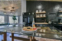 La Maison Mirch - Luxe Design Retreat Hotels in Reems Creek