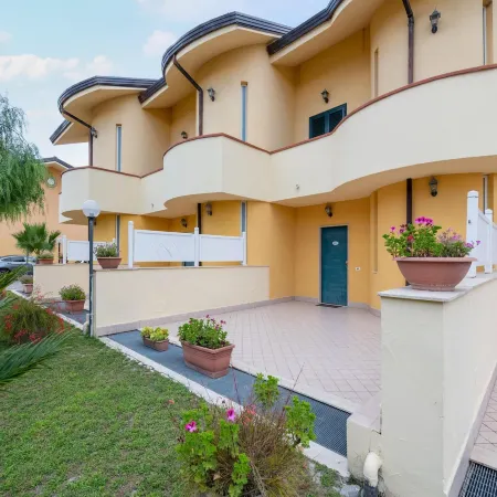 Villa in Paestum Near the Beach