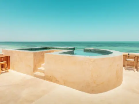 อาวา ฮอลบ็อกซ์ โฮเทล บูทีค - หน้าหาด