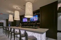 Embassy Suites by Hilton Louisville Downtown - bar