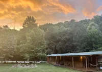Hemlock Hollow--Secluded wilderness cabin bordering Park