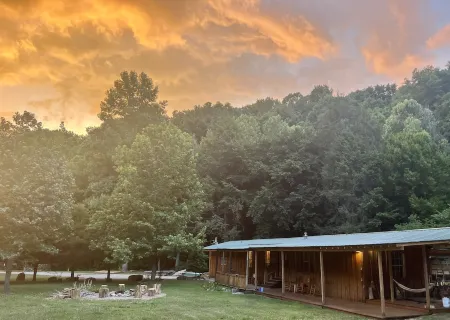 Hemlock Hollow--Secluded wilderness cabin bordering Park