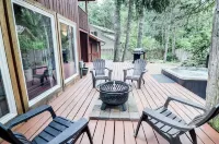 Near Sandy River~ Hot Tub, King Bed, XBOX, Game Room, BBQ, Family Friendly Hotels near Mount Hood National Forest