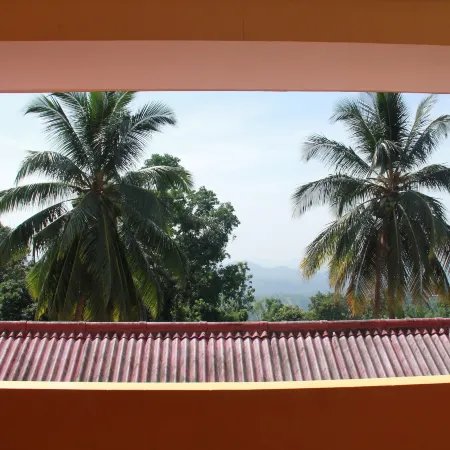 Anura Guest Inn