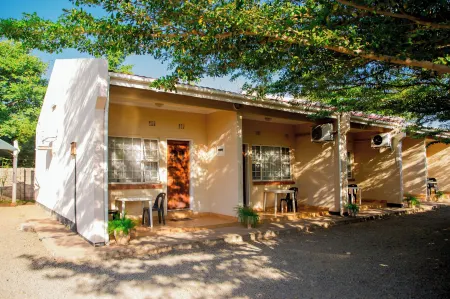 Mosi-O-Tunya Executive Lodge