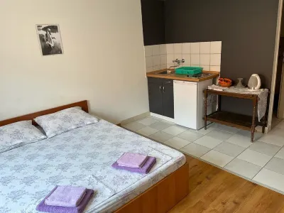Apartments Leut