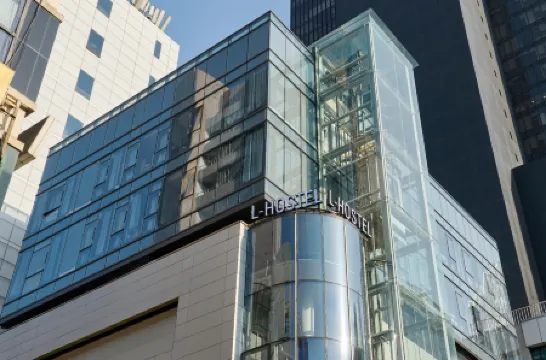 L hostel Отели рядом с достопримечательностью «Инсадонг»