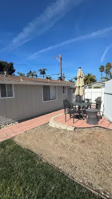 Charming 2-bedroom house in delightful Solana Beach with AC, WiFi.