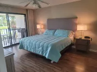 Edgewater beach/Golf resort  heated pool, hot tub, beach access 2bed/2bath