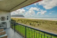Oceanfront 3rd floor Balcony 2 blocks to Turnaround-Work Remotely