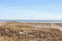 Sea Forever/Luxury Beachfront/Huge Condo