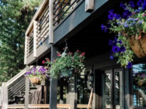 Ponderosa Park Lake House -- Private dock and beach! Hotels in McCall