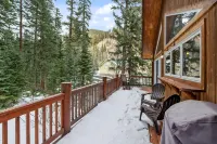 Direct Creek Access and Stunning Forest Views - Tranquil Secluded Cabin Hotel a Clear Creek County