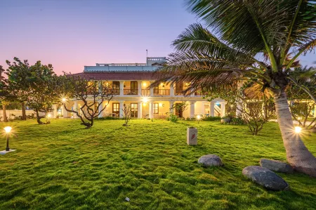 Neemrana's - Bungalow on the Beach Отели в г. Нагапаттинам