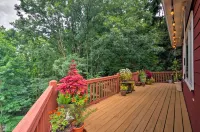 Charming Bungalow with Scenic Views - Cozy Mountain Retreat