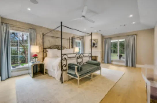 Stunning Outdoor Oasis with Pool and Casita - Exquisite Luxury Retreat