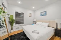 Breathtaking Skyline Views and Spacious Comfort - Stunning Escape Hotels in Hoboken