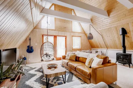 Creekside Oasis with Spacious Loft Retreat - Charming Vintage A-Frame