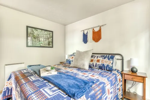 Cozy Living Area and Private Balcony Views - Enchanting A-Frame Cabin Hotels in Clackamas County