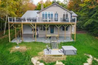 Private Hot Tub and Tesla Charging Station - Stunning Retreat