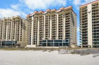 Gulf Front Balcony and Luxurious Amenities - Stunning Beachfront Haven