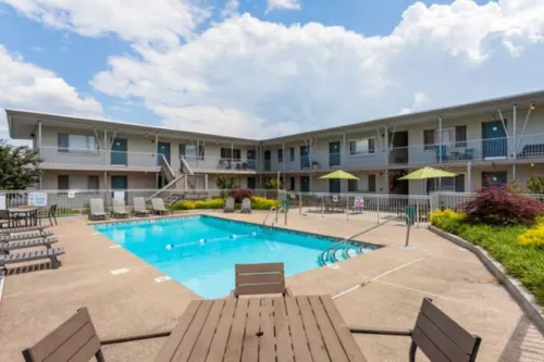 Vibrant Condo with Pool and Modern Amenities - Joyful Escape Hotels in Berry Hill